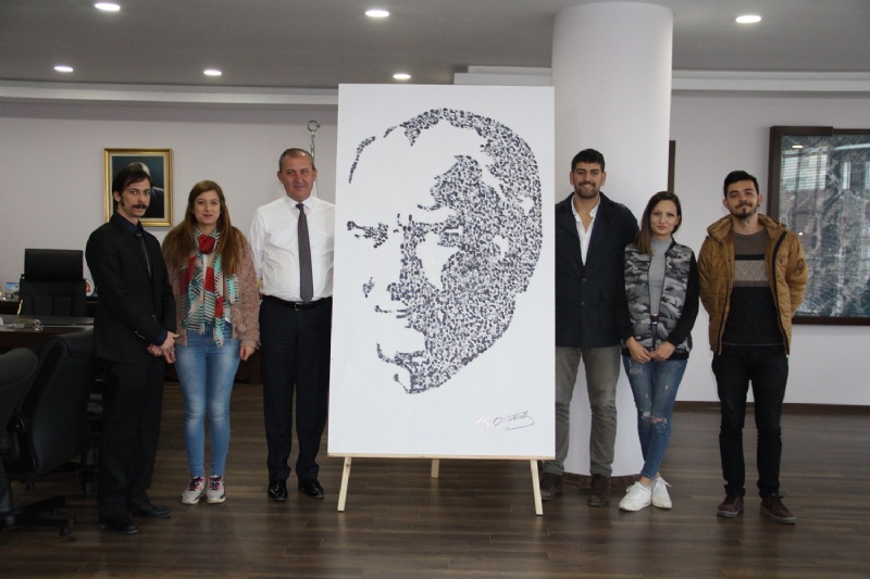 Atatürk' ün İzleri portresi için 2 bin 756 kişilik emek
