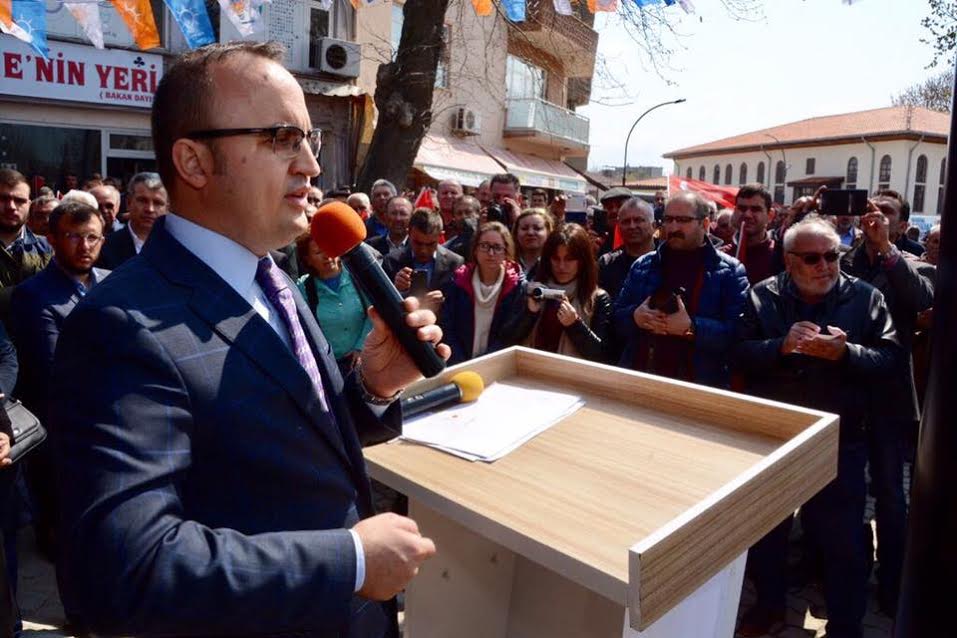 9 Ortaokulda Nutuk Dağıtıldı