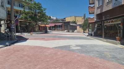 Ayvacık'ta ilçe meydanları yenileniyor