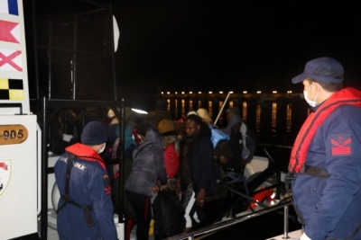 Ayvacık'ta Lastik Botla Midilli'ye Giden 45 Göçmen Karaya Çıkarıldı