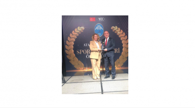 BAŞARILI BAŞKAN KARATAŞ ÖDÜLE DOYMUYOR