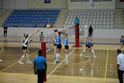 Belediyespor Vakıfbank'ı 3-1 Mağlup Etti