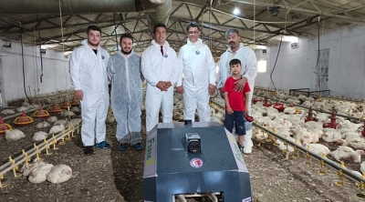 BroBot’un saha testleri tavuk üretim çiftliklerinde başarılı bir şekilde devam ediyor