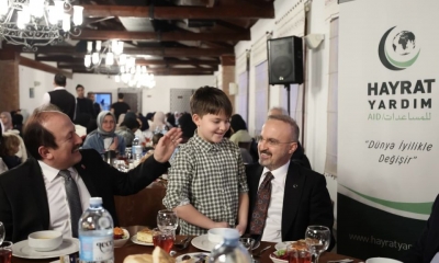 Bülent Turan, Hayrat Vakfı’nın Geleneksel İftar Programına Katıldı