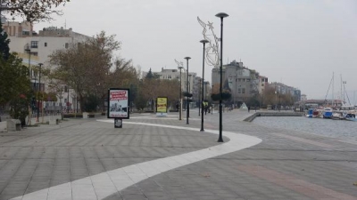 Çanakkale'de Cadde ve Meydanlar Sessizliğe Büründü