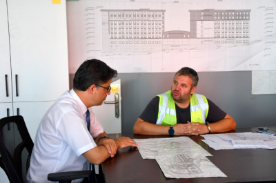 ÇOMÜ Rektörü Erenoğlu İnşaatı Devam Eden Yurtta İncelemelerde Bulundu