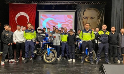 Ezine'de motosiklet sürücülerine eğitim