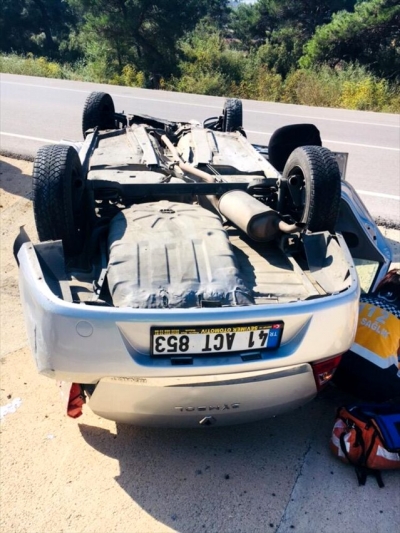Ezine'de Trafik Kazası: 3 Yaralı