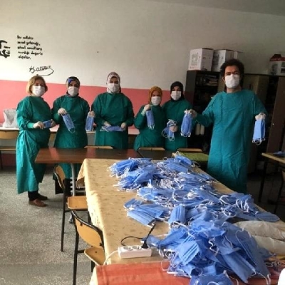 Gökçeada Devlet Hastanesi'ne Kursiyerlerden 900 Maske