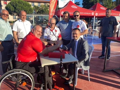 Halka Açık Bilek Güreşi Etkinliği Gerçekleştirildi