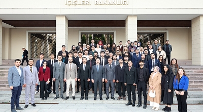 İçişleri Bakan Yardımcısı Bülent Turan, gençlerle buluştu.