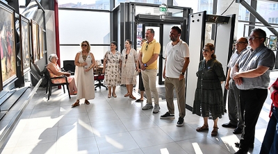 İki Yaka Bir Düş Sergisi Açıldı