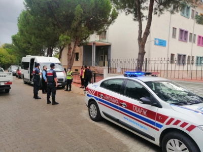 Jandarma'dan okul servis aracı denetimi