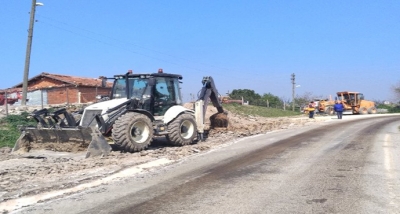 Lapseki'de Köy Yolları Asfalt Onarım Çalışmaları Yürütülüyor