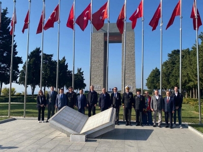 Millî Savunma Bakanı Hulusi Akar, NATO Genel Sekreteri Stoltenberg Çanakkale Şehitler Abidesini ziyaret etti
