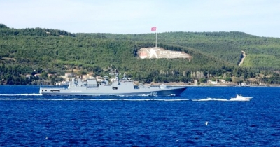 Rus Savaş Gemisi 'Admiral Makarov', Çanakkale Boğazı'ndan Geçti