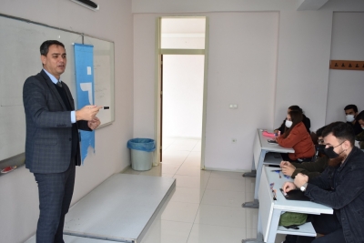 ÜNİVERSİTE ÖĞRENCİLERİ İŞKUR'UN SEMİNERLERİYLE GELECEĞE HAZIRLANIYOR