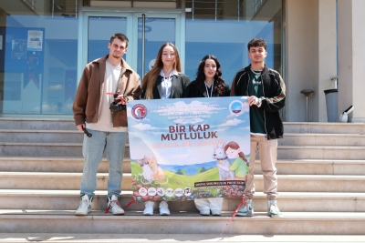 Üniversitelilerden, İlkokullu Kardeşlerine 'Renkli'” Proje