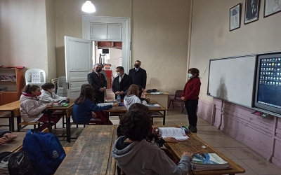 Vali Aktaş, İstiklal İlkokulu ve Cumhuriyet Ortaokulunu Ziyaret Etti