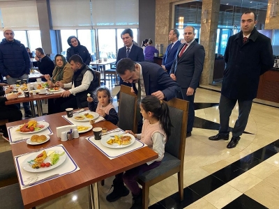 Vali İlhami AKTAŞ, Depremzede Aileleri Ziyaret Etti