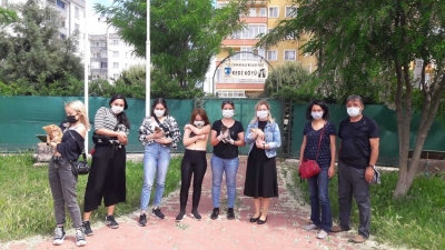 Yaşar Üniversitesi Öğrencileri Kedi Köyünü Ziyaret Etti