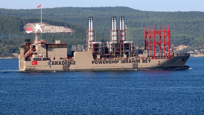  Yüzen Enerji Gemisi Çanakkale Boğazı'ndan Geçti